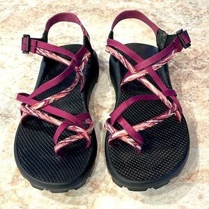 Chaco double strap toe loop sandals Women’s Sz 12